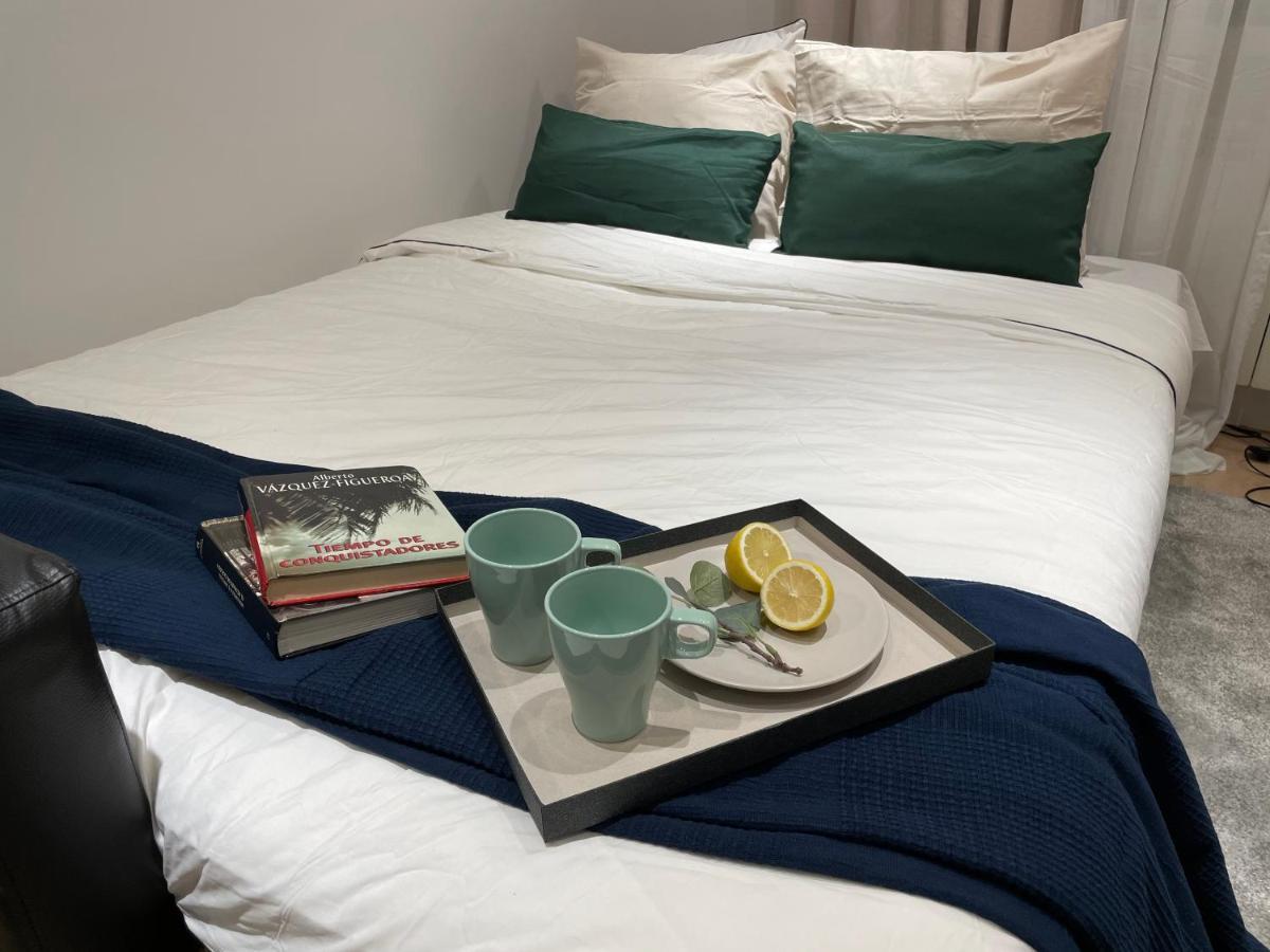 Edsam Madrid Apartments Black ภายนอก รูปภาพ