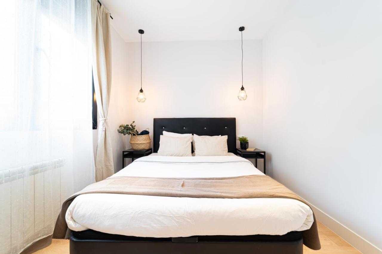Edsam Madrid Apartments Black ภายนอก รูปภาพ