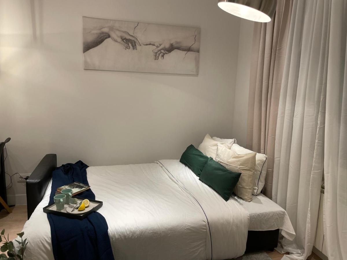 Edsam Madrid Apartments Black ภายนอก รูปภาพ